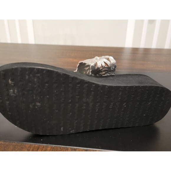 Yellow Box Silver Rhinestones Perforated‎ Flowers Flip Flops Wedge Sandals sz 7 - Picture 11 of 13